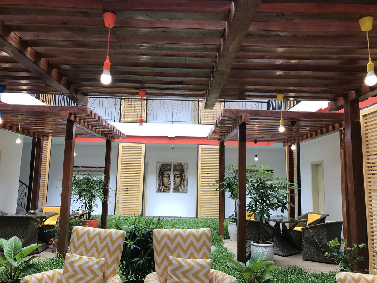 Benny'S City Hotel シアヌークビル エクステリア 写真